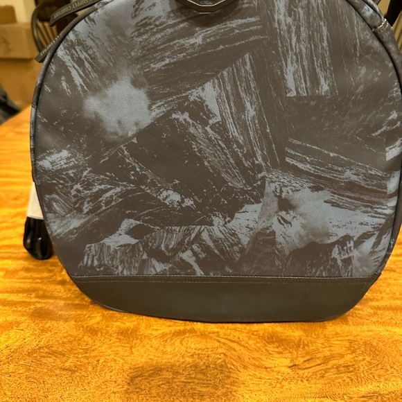 HERSCHEL SUPPLY CO. Heritage Weather Resistant Steel Blue Duffle Bag 37 Liter - Picture 8 of 14